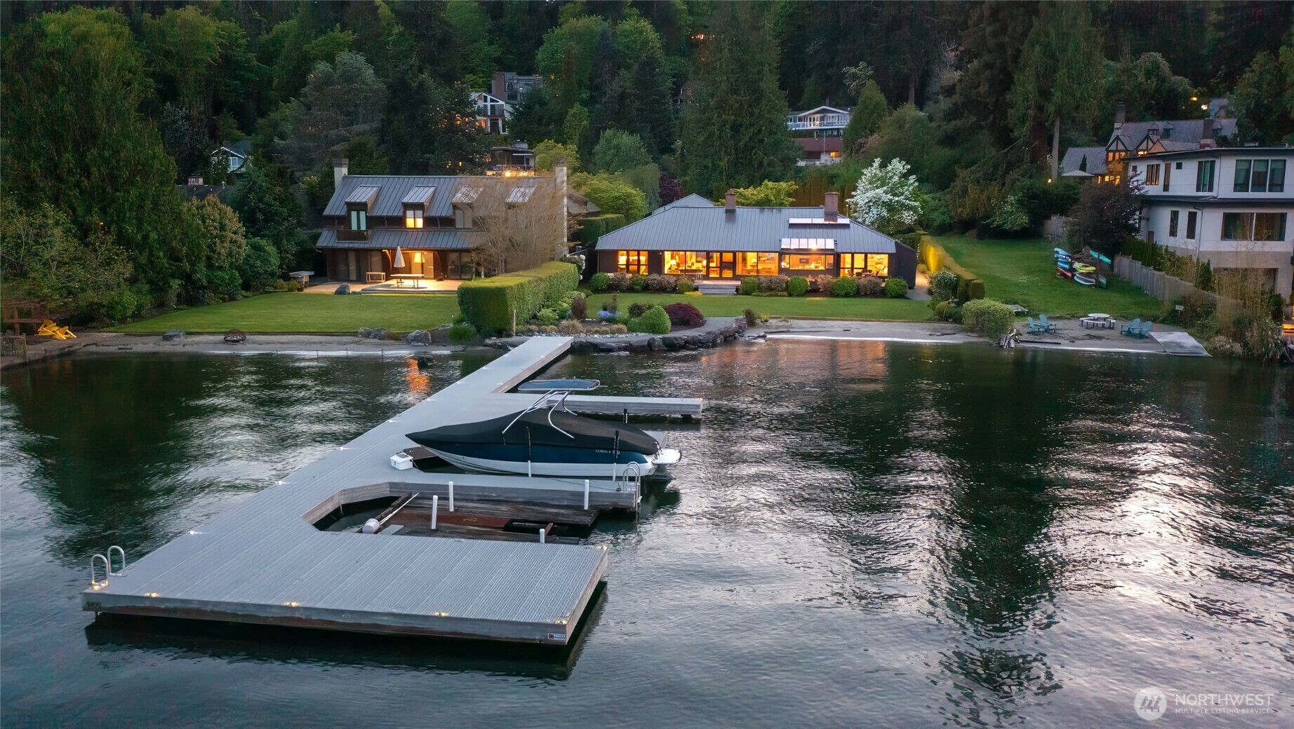 Property Photo: 4400 East Mercer Way WA 98040