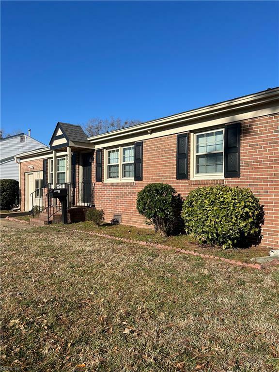 Property Photo: 8530 Orcutt Ave VA 23605