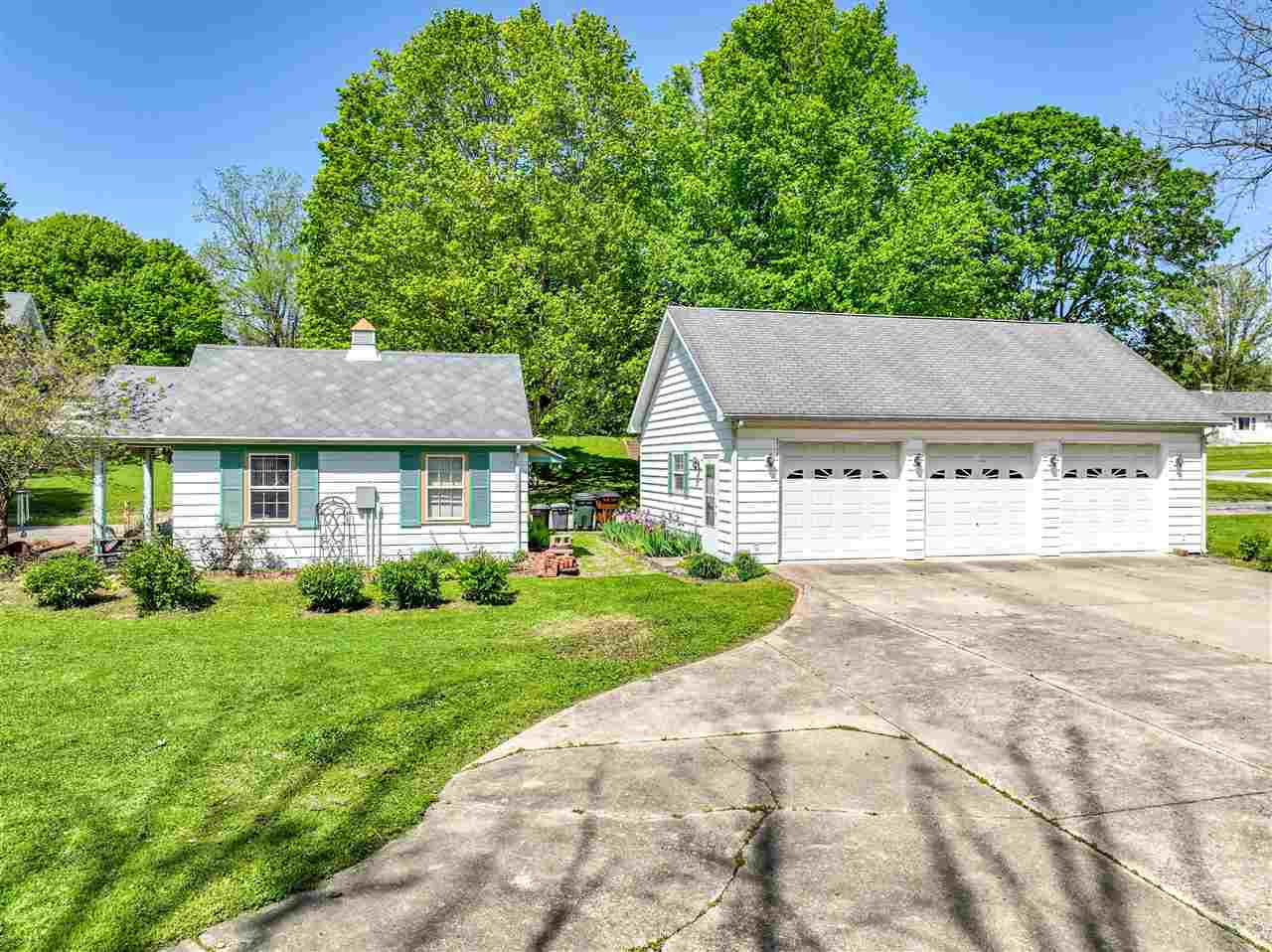 Property Photo: 303 Mulberry Street IN 47327