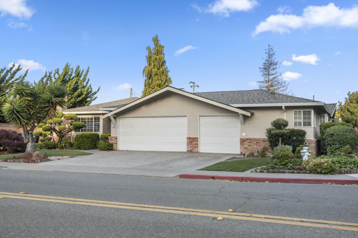 1051 Dale Avenue  Mountain View CA 94040 photo