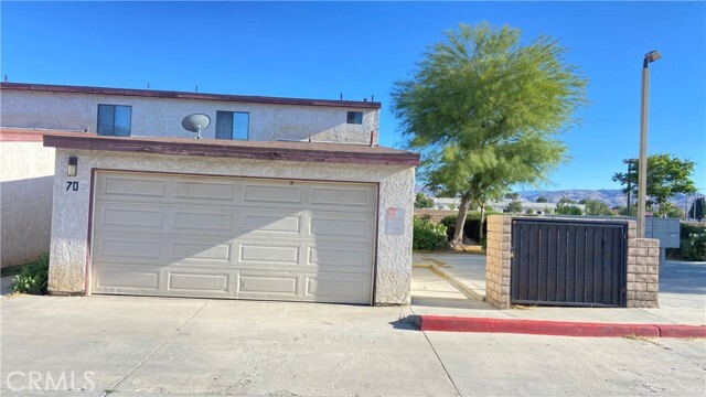 Property Photo: 2260 Q4 Avenue 70 CA 93550