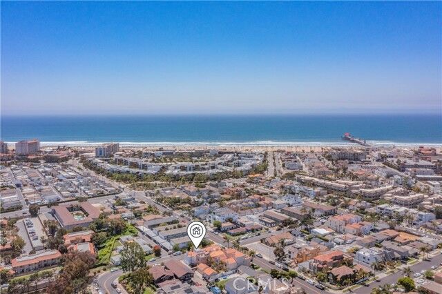 Property Photo: 302 Huntington Street CA 92648