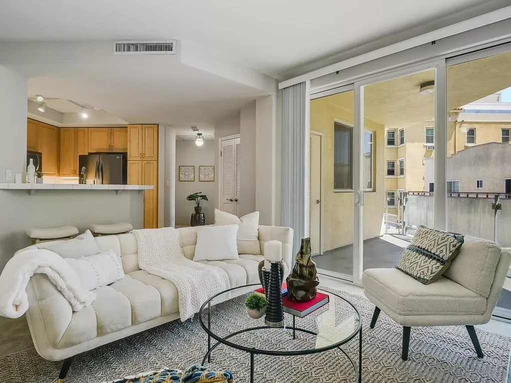 Property Photo:  1601 India St 208  CA 92101 