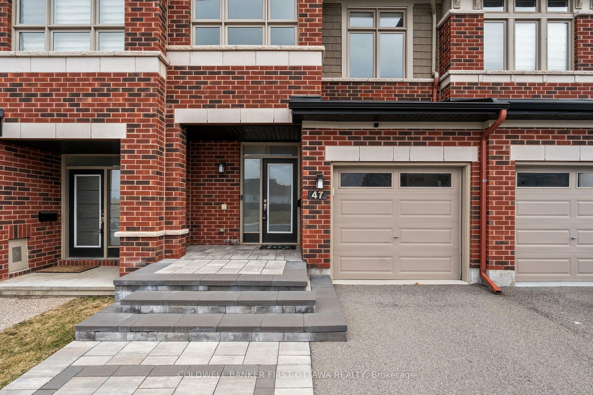 Property Photo: 47 Salamander Way ON K1X 0E9
