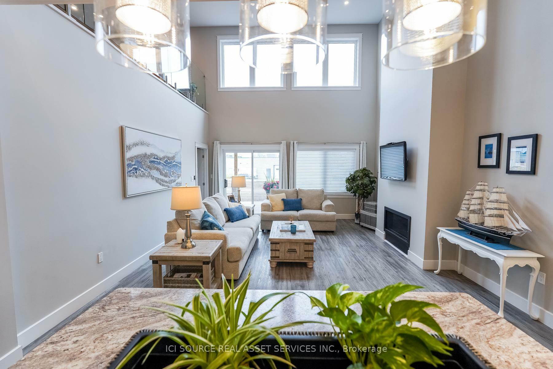 Property Photo: 1306 15th Avenue E ON N4K 5R9