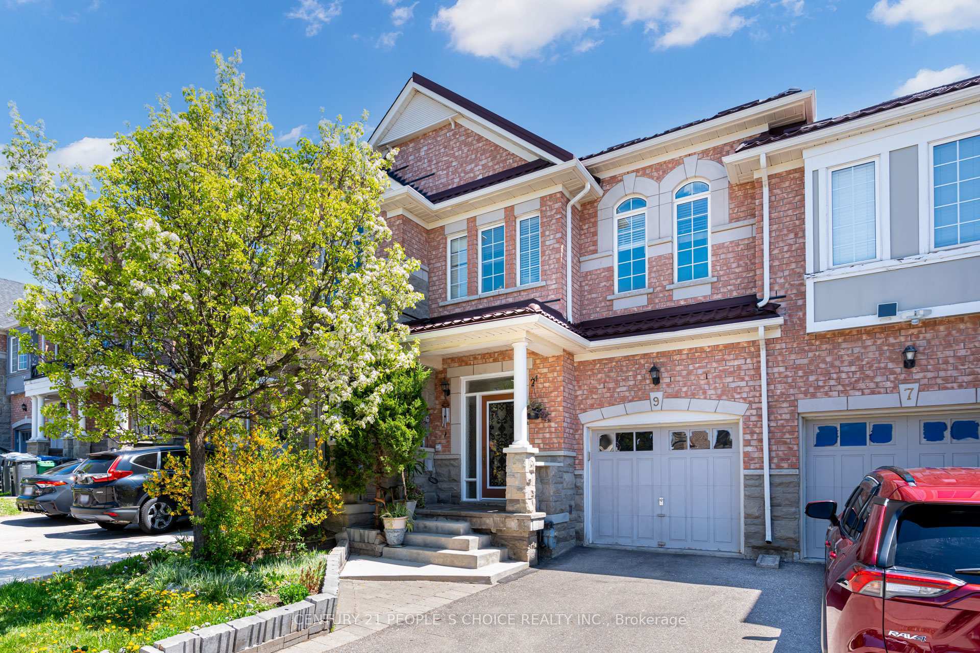9 Saint Eugene Street  Brampton ON L6Y 0N5 photo