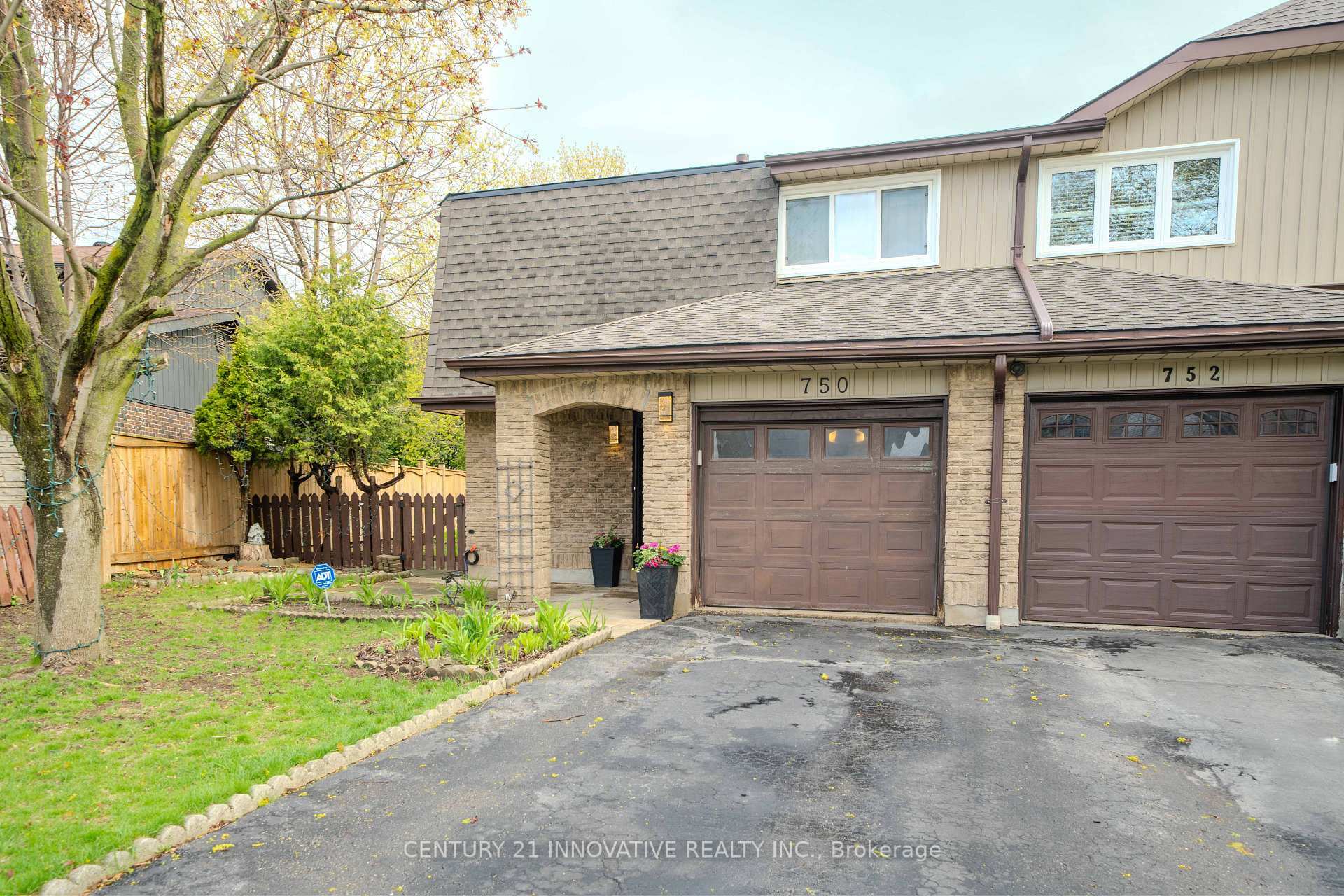 Photo de la propriété: 750 Edgewood Road ON L1V 2Z8