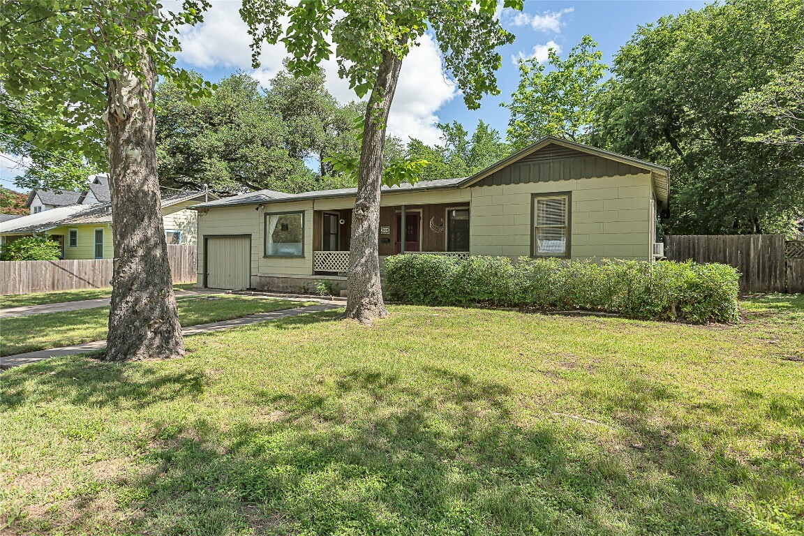 Property Photo: 906 Ruth Avenue TX 78757
