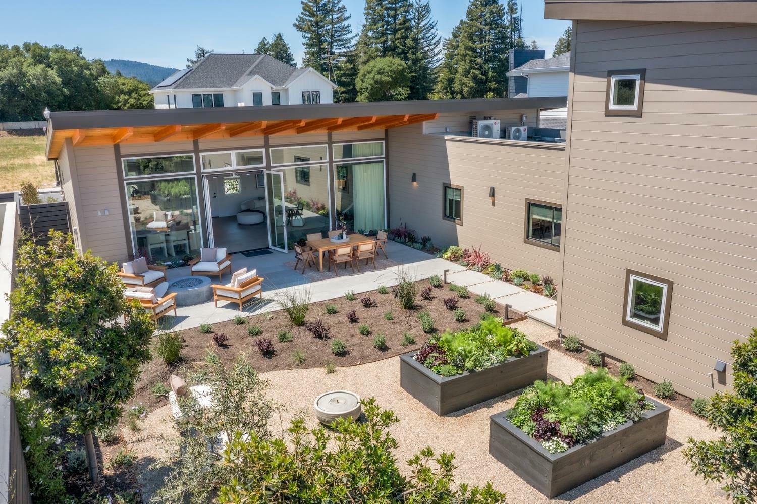 Property Photo: 980 Trentadue Way CA 95448