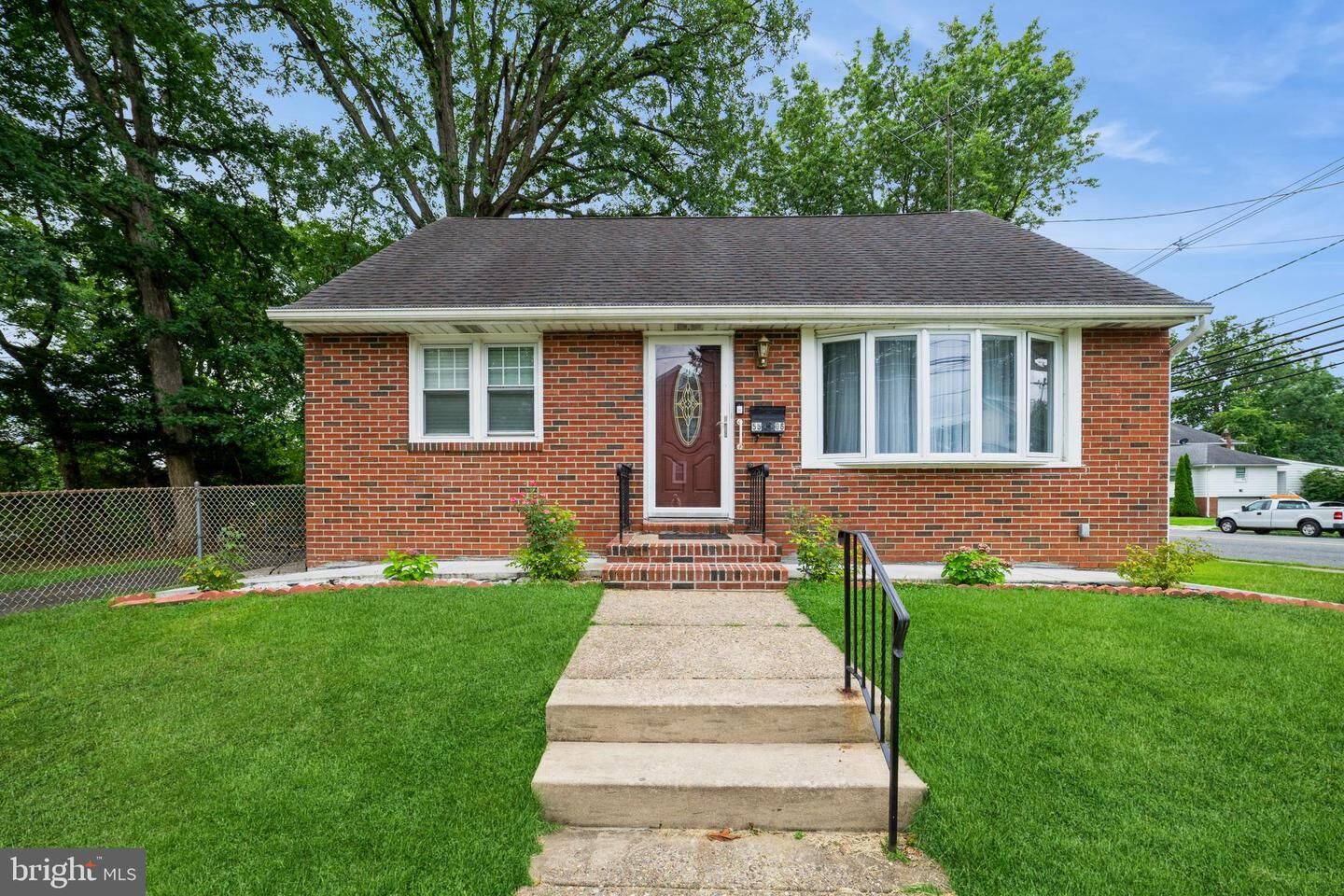 Property Photo:  5506 Wisteria Avenue  NJ 08109