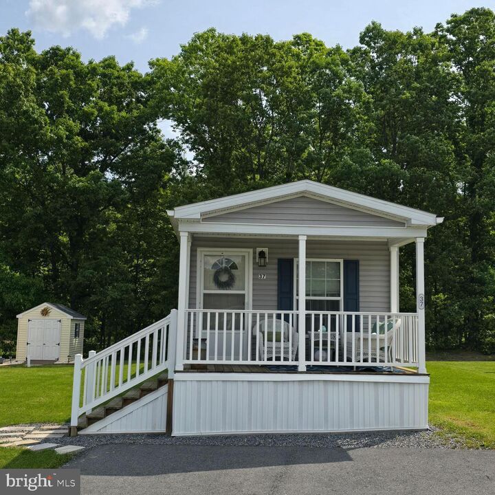 Property Photo: 37 Meadowview Drive PA 17068