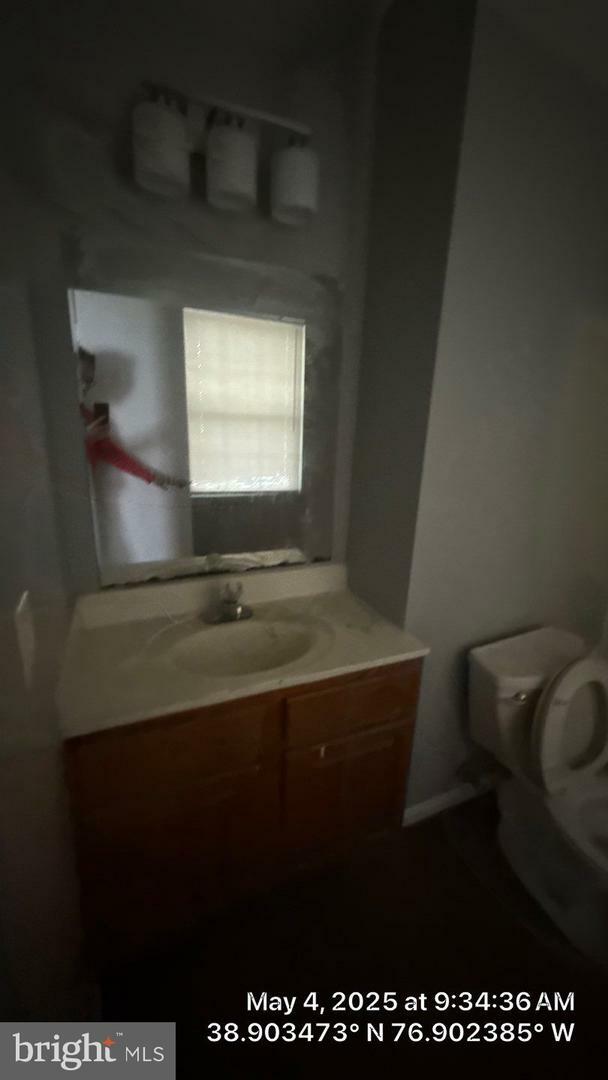 Property Photo: 913 Flores Street MD 20743