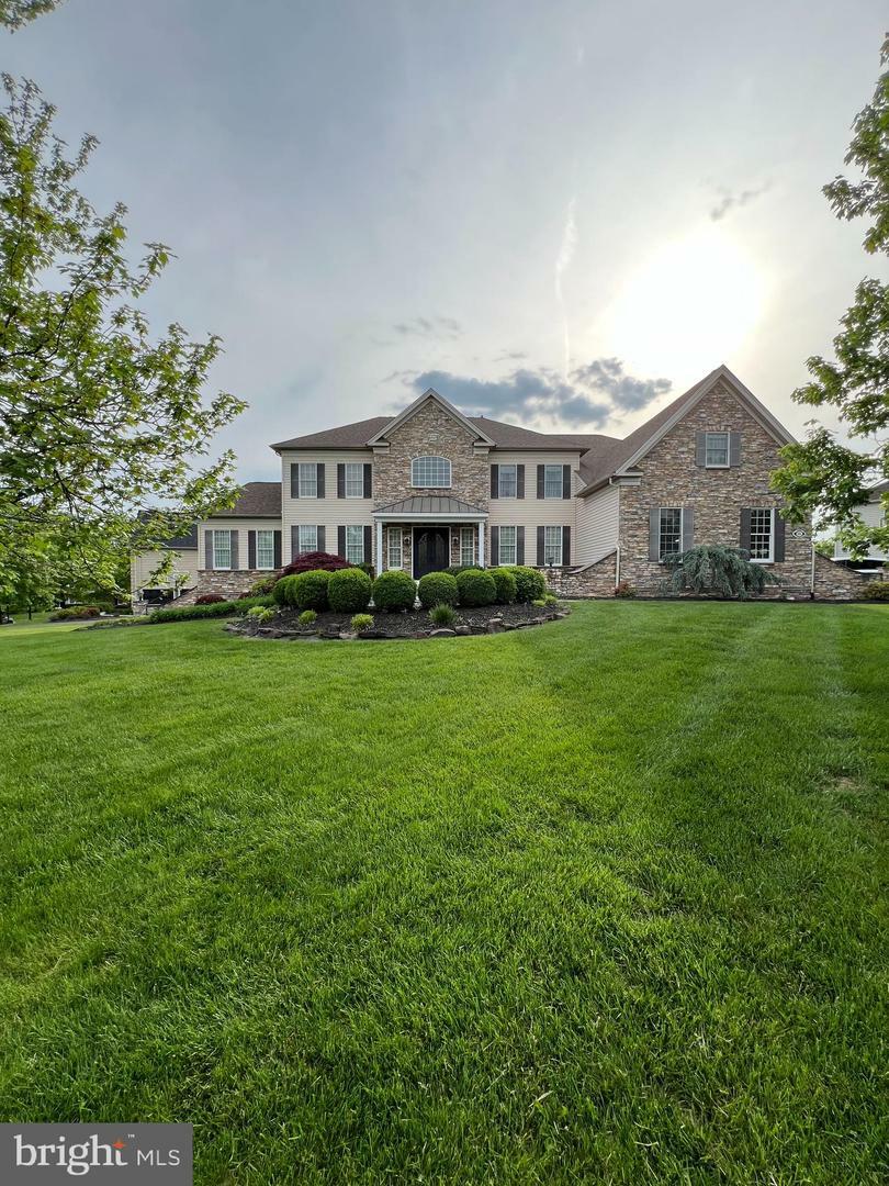 66 Goldfinch Circle  Phoenixville PA 19460 photo