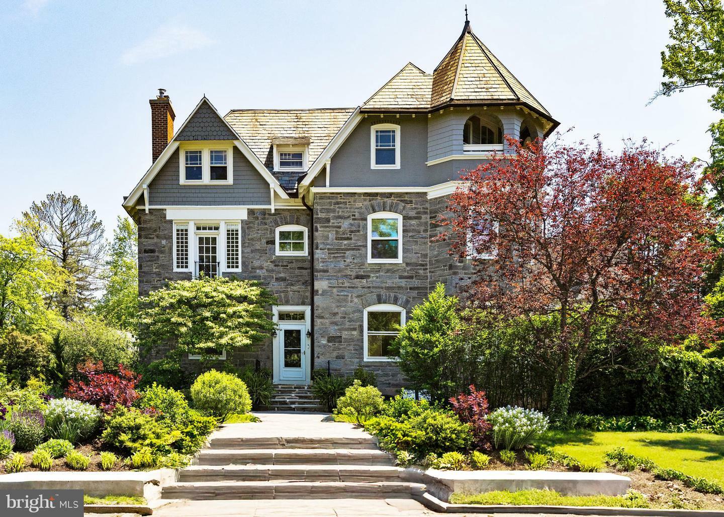 Property Photo: 246 W Evergreen Avenue PA 19118