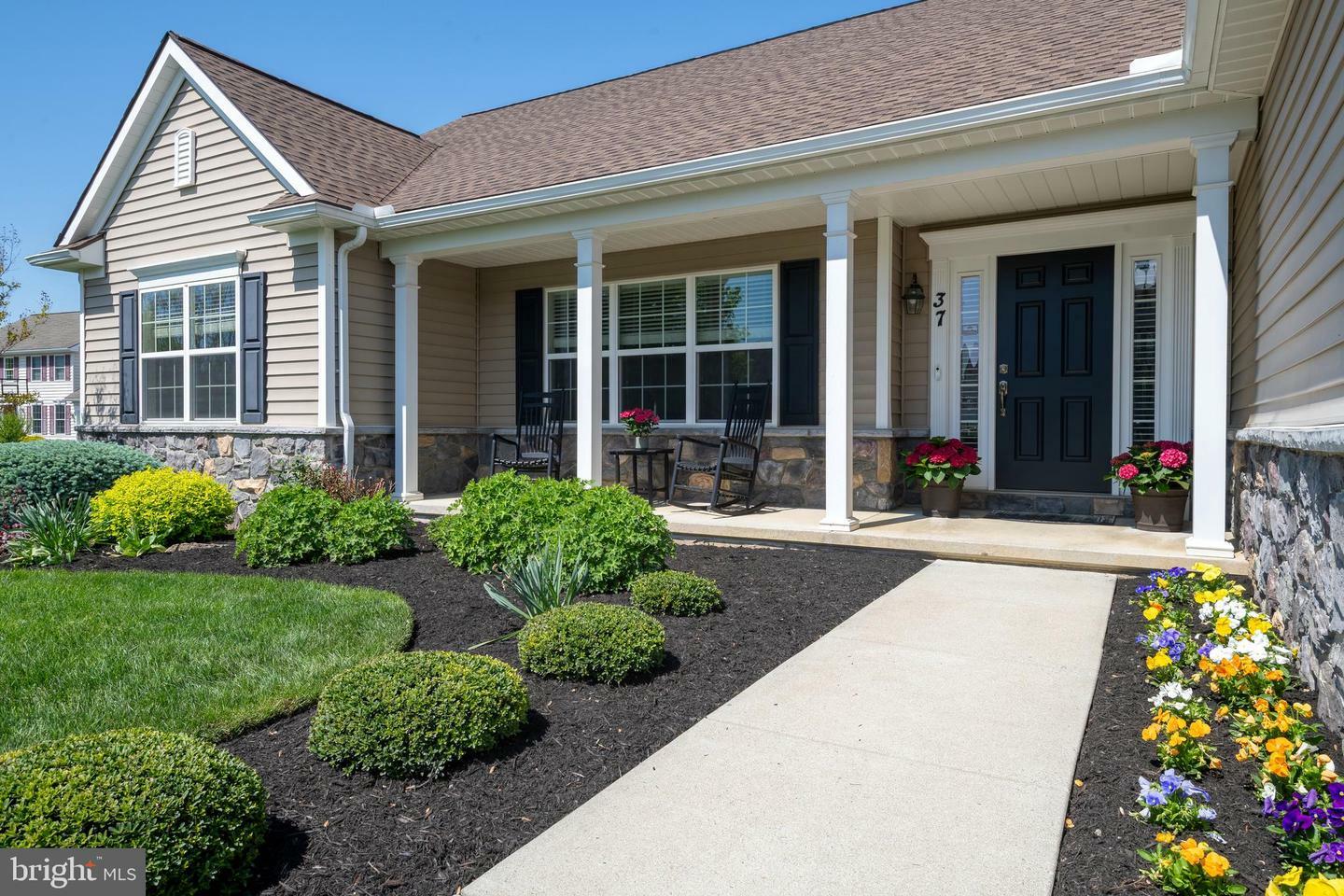 Property Photo: 37 Westbrook Court PA 17078
