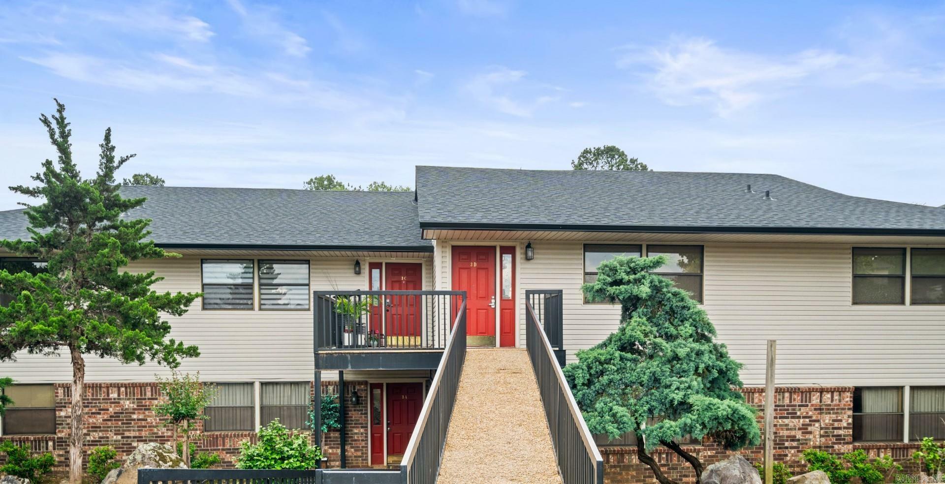 Property Photo: 5371 Central Avenue, Unit 3C AR 71913