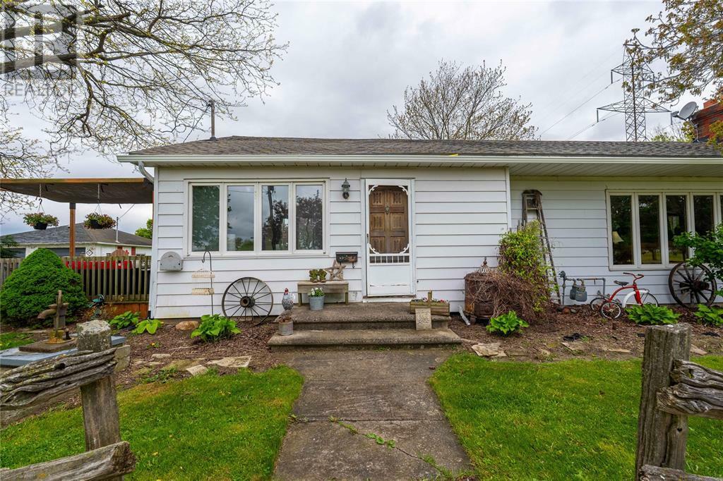 Photo de la propriété:  6441 Moore Street  ON N0N 1A0 