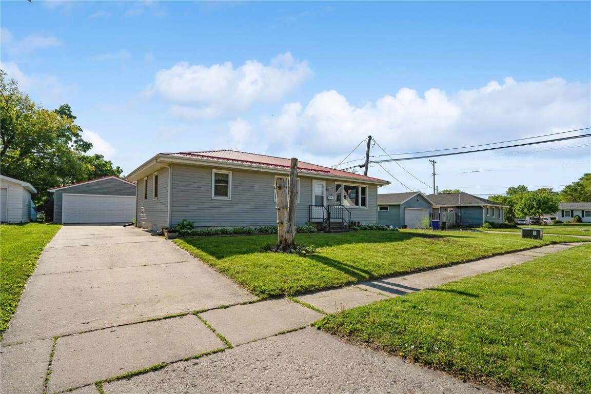 Property Photo: 615 27th Street NW IA 52405