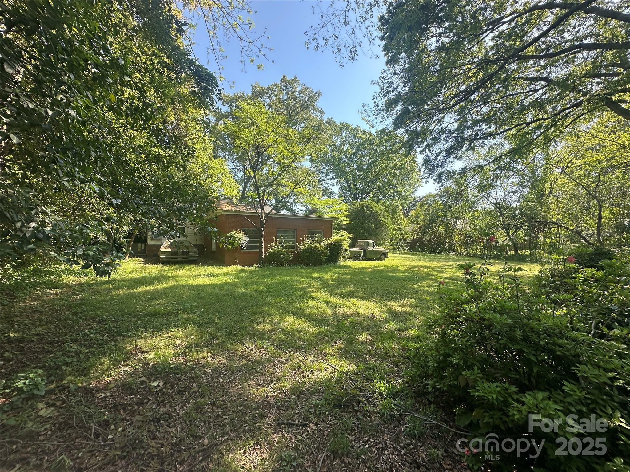 Property Photo: 4301 The Plaza NC 28205