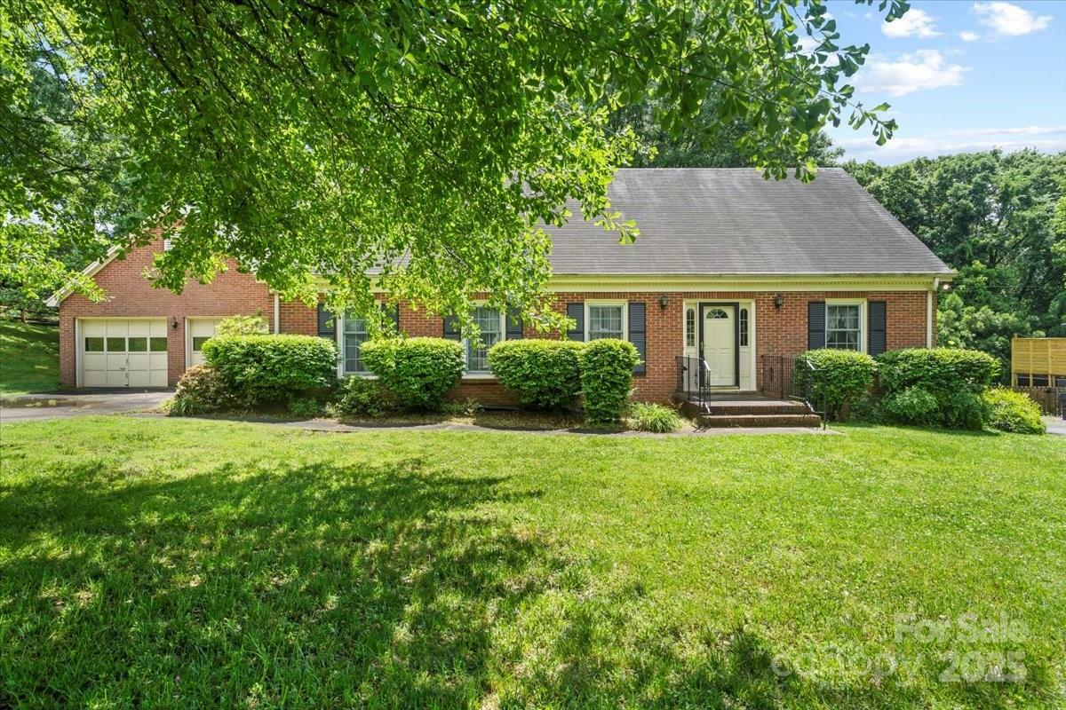 Property Photo: 8017 Prince George Road NC 28210