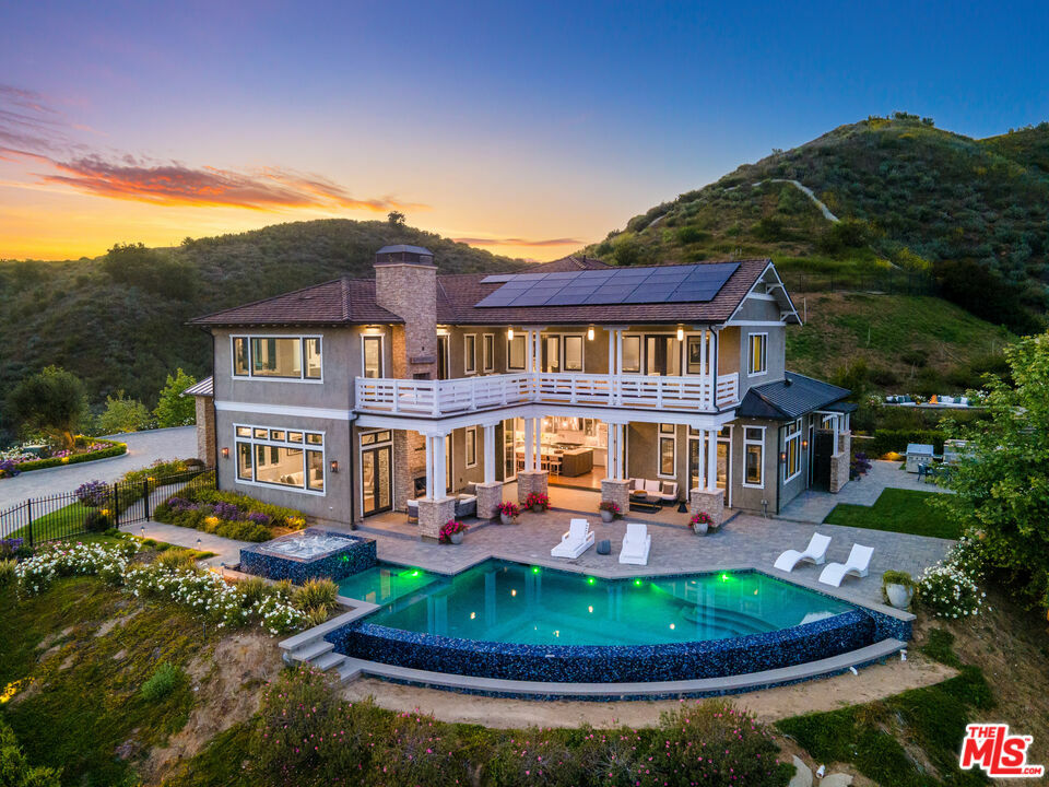 26767 Mulholland Hwy  Calabasas CA 91302 photo