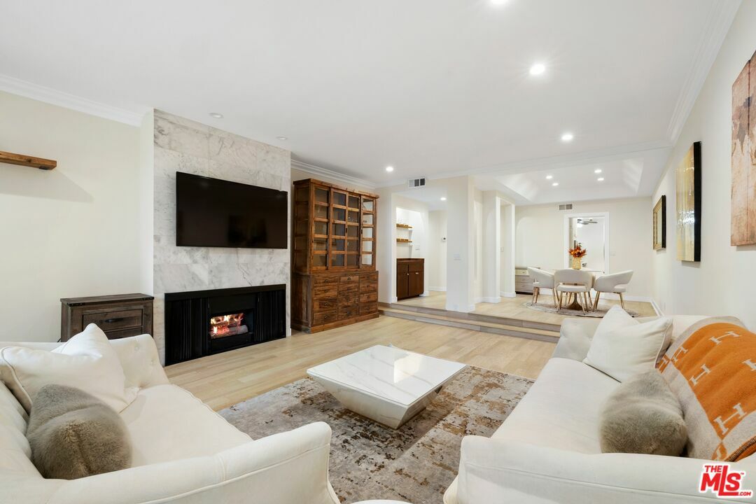 8455 Fountain Ave  West Hollywood CA 90069 photo