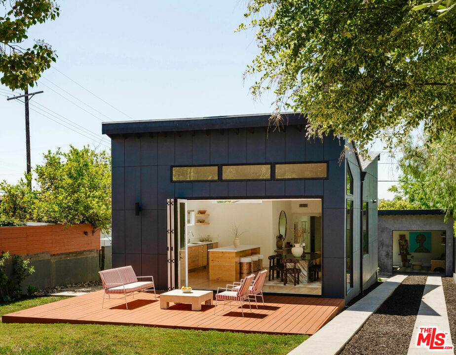 Property Photo: 5062 Coringa Dr CA 90042