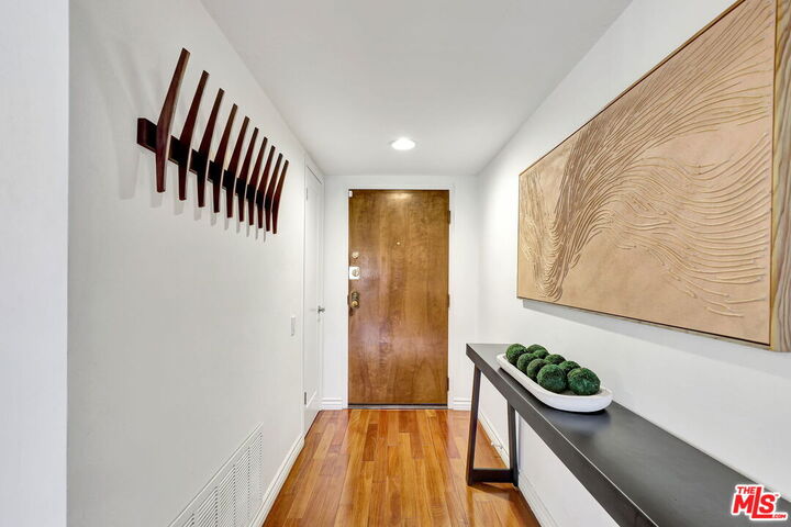 Property Photo:  1250 Amherst Ave  CA 90025 