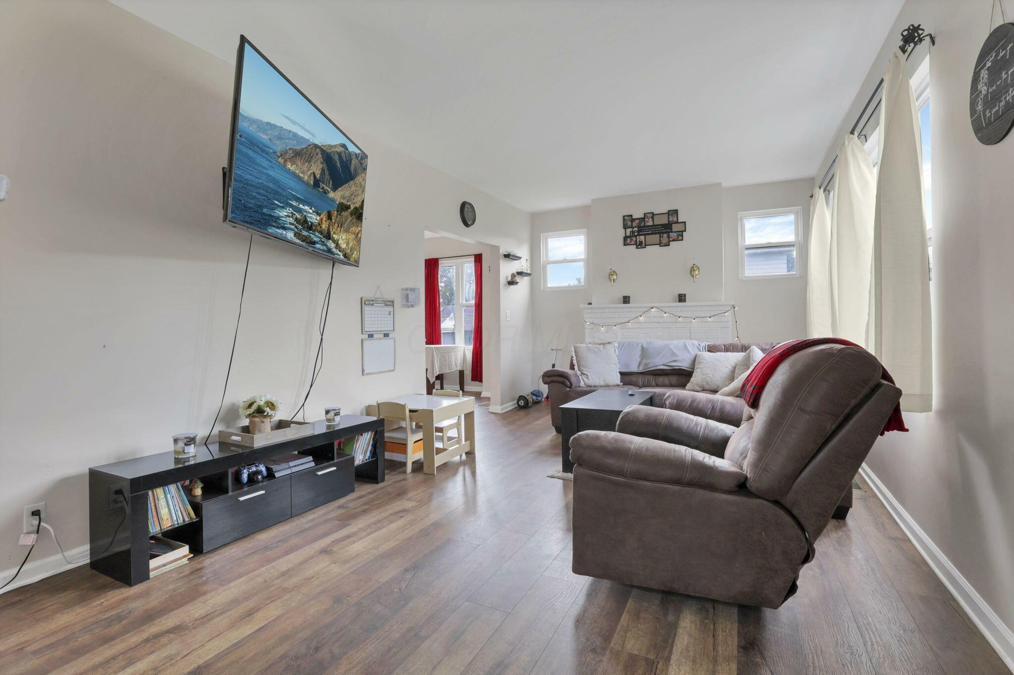Property Photo: 610 W Wheeling Street OH 43130