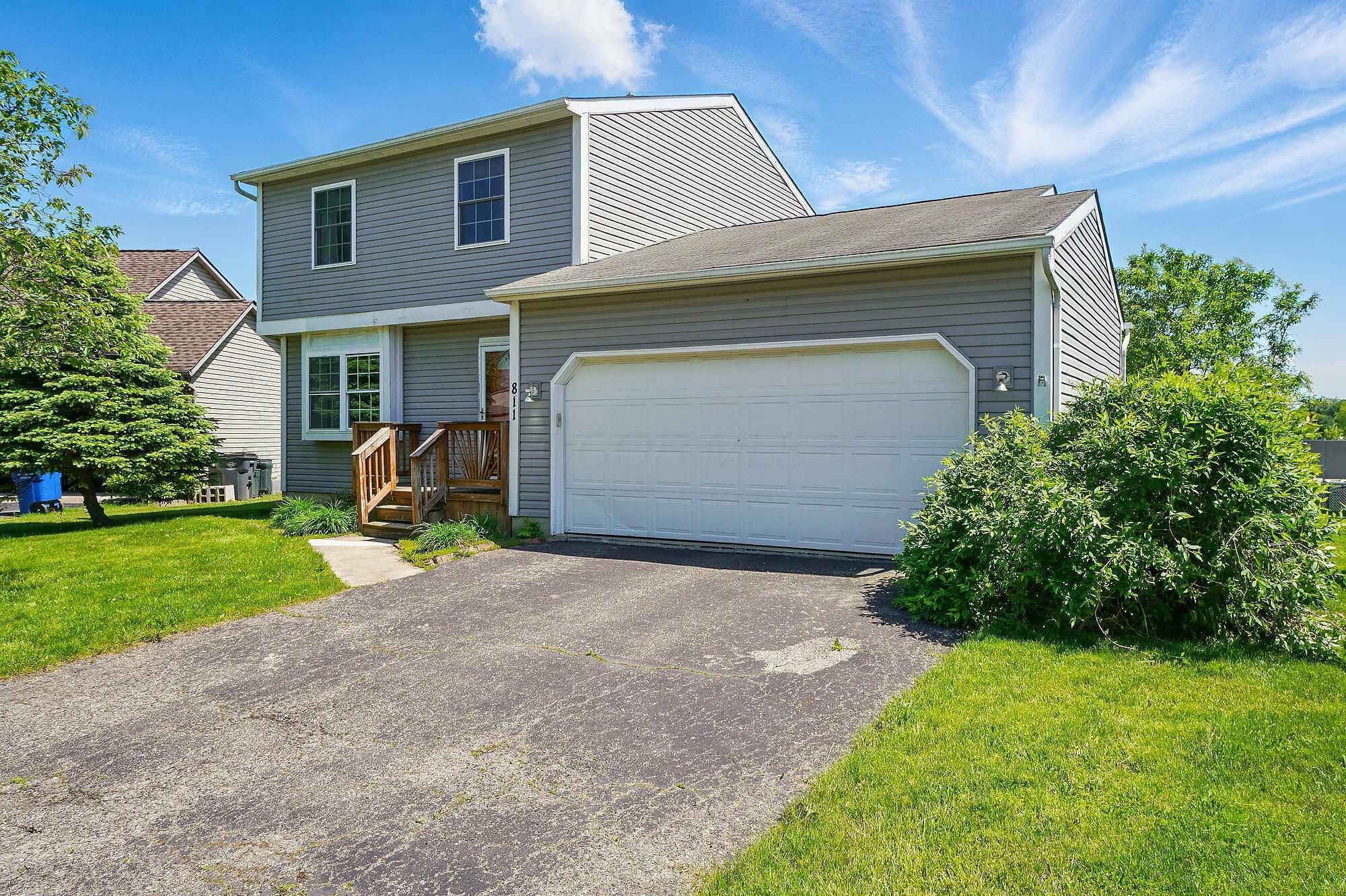 Property Photo: 811 Ashford Glen Drive OH 43230