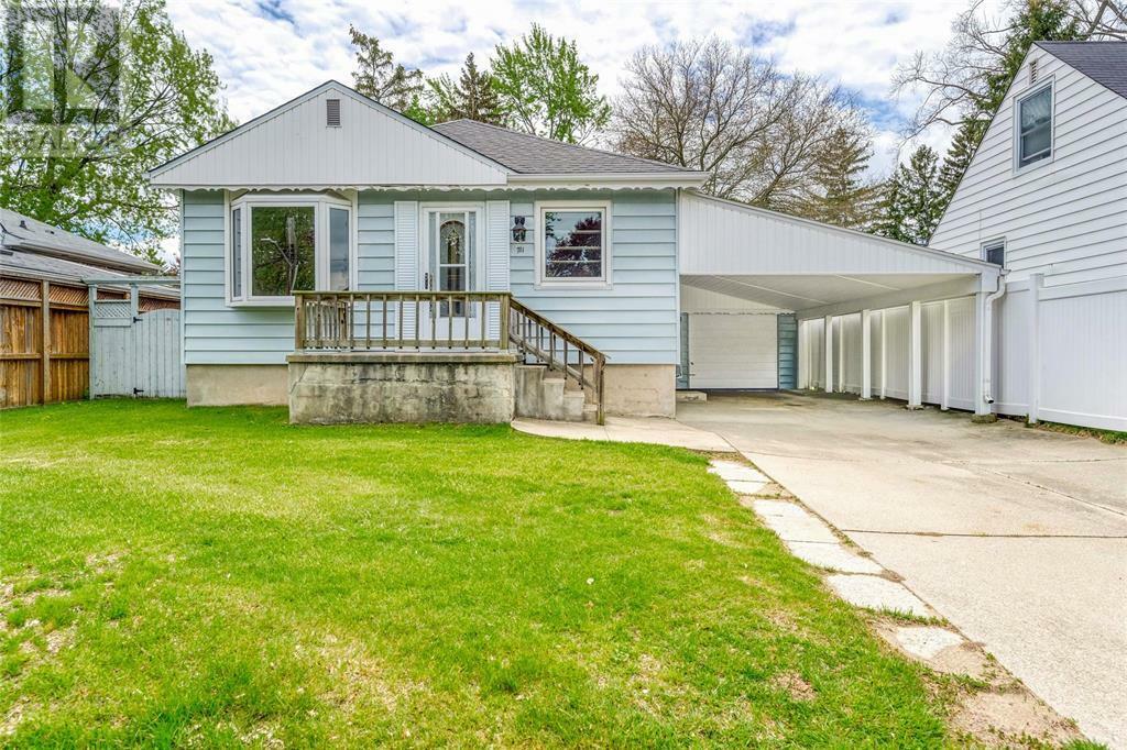 Property Photo: 711 Rosedale Avenue ON N7V 1Z8