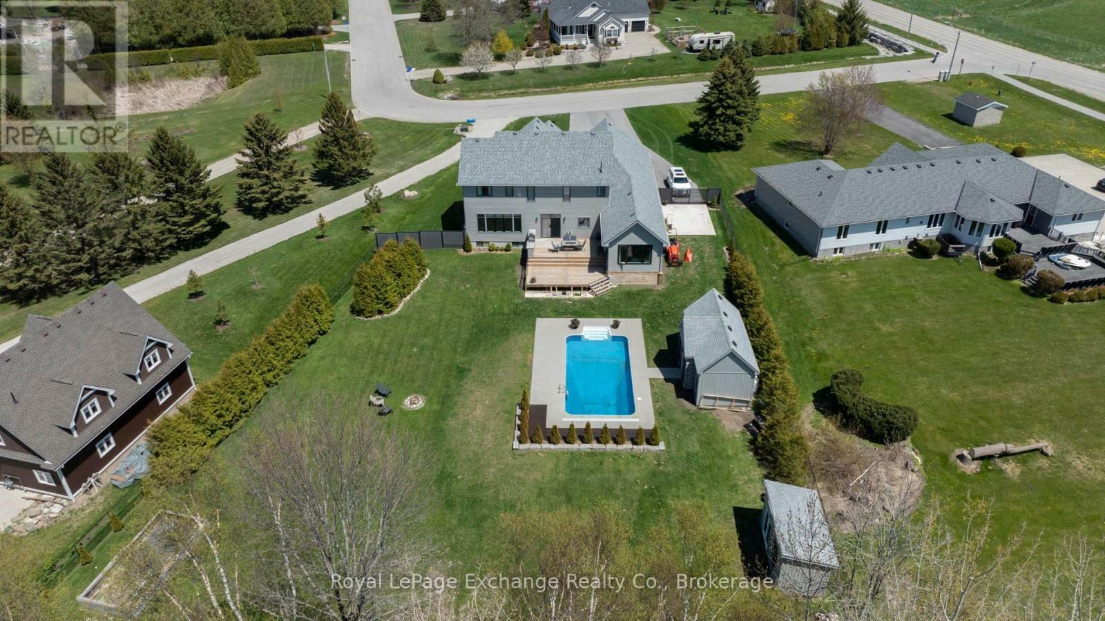 Property Photo: 7 Stoney Island Crescent ON N2Z 2X6