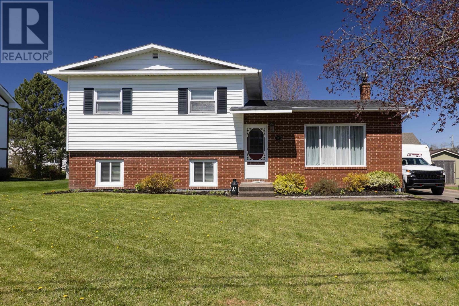 8 Coates Street  Amherst NS B4H 4J9 photo