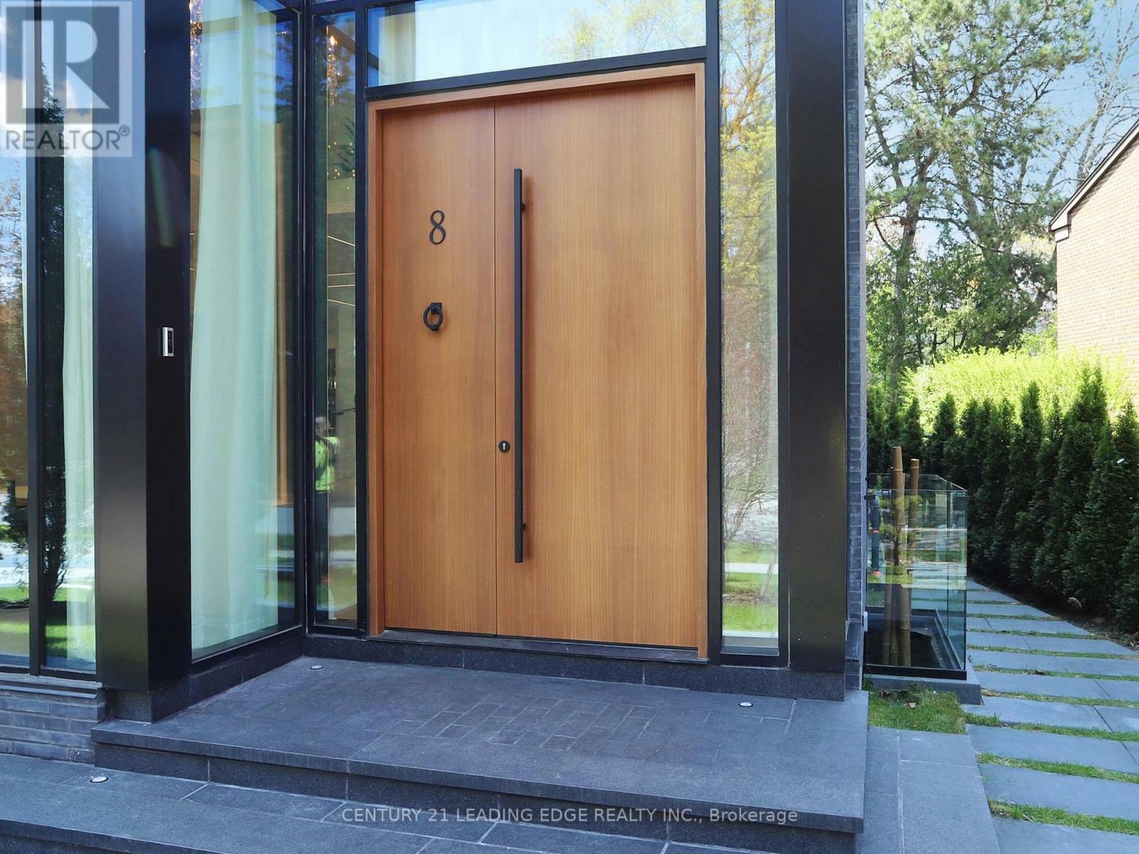 Property Photo: 8 Balding Court ON M2P 1Y7