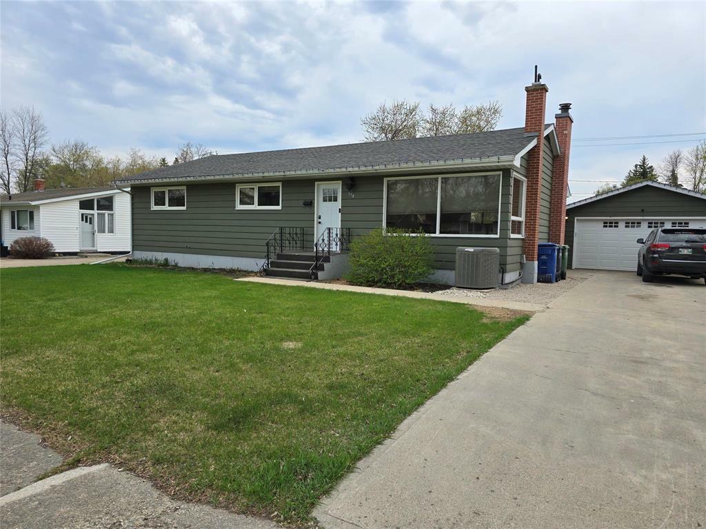 Property Photo: 115 Davidson Avenue West MB R7N 0C9