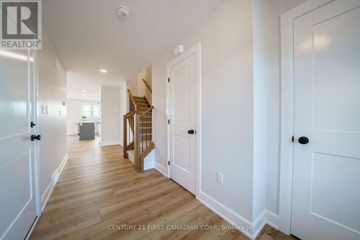 Property Photo:  27 Postma Crescent  ON N0M 1A0 