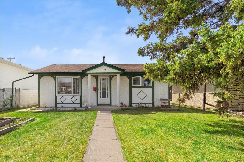 Property Photo: 76 Dingle Street MB R2R 0V6