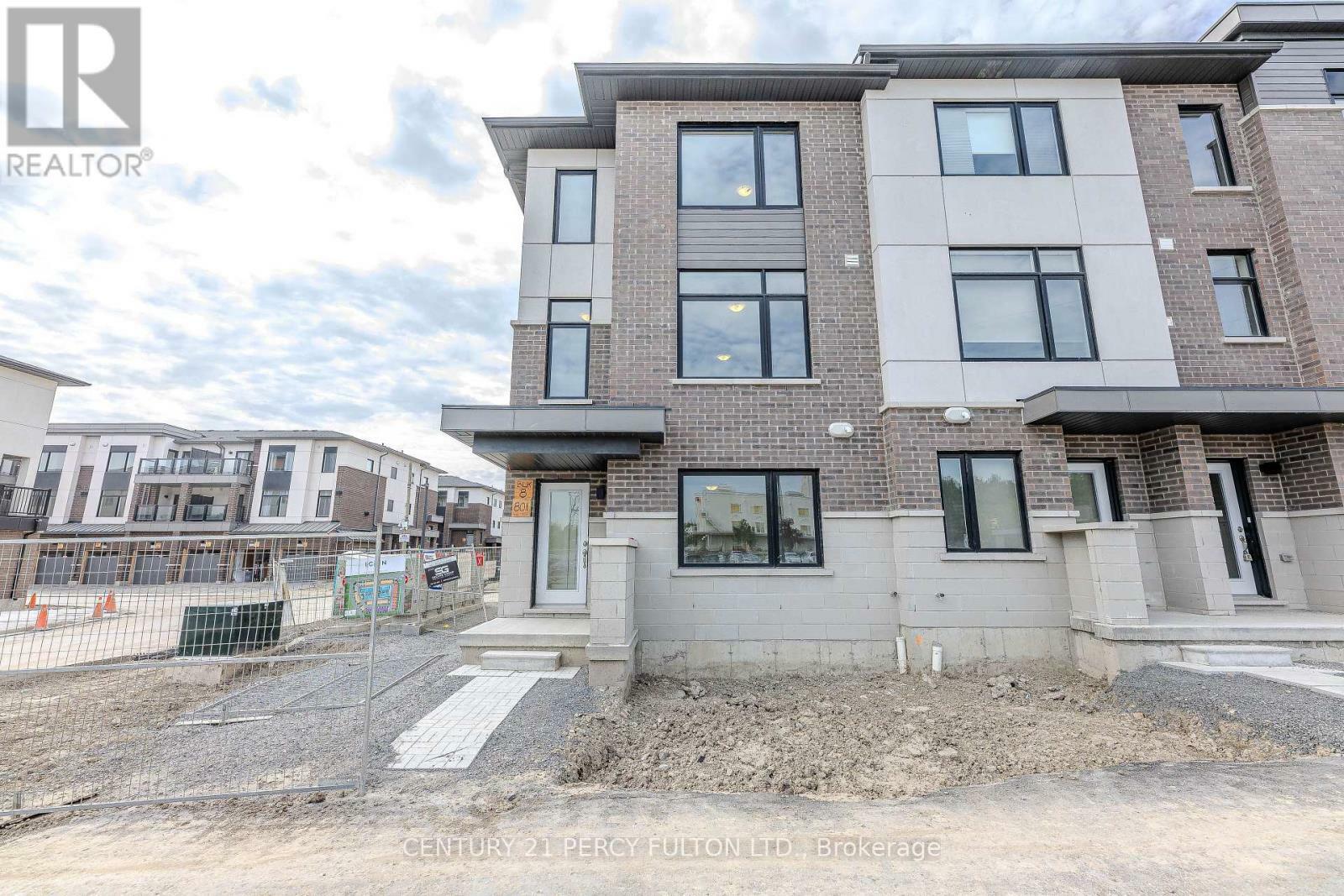 Property Photo:  1695 Dersan Street 809  ON L1V 2P8 