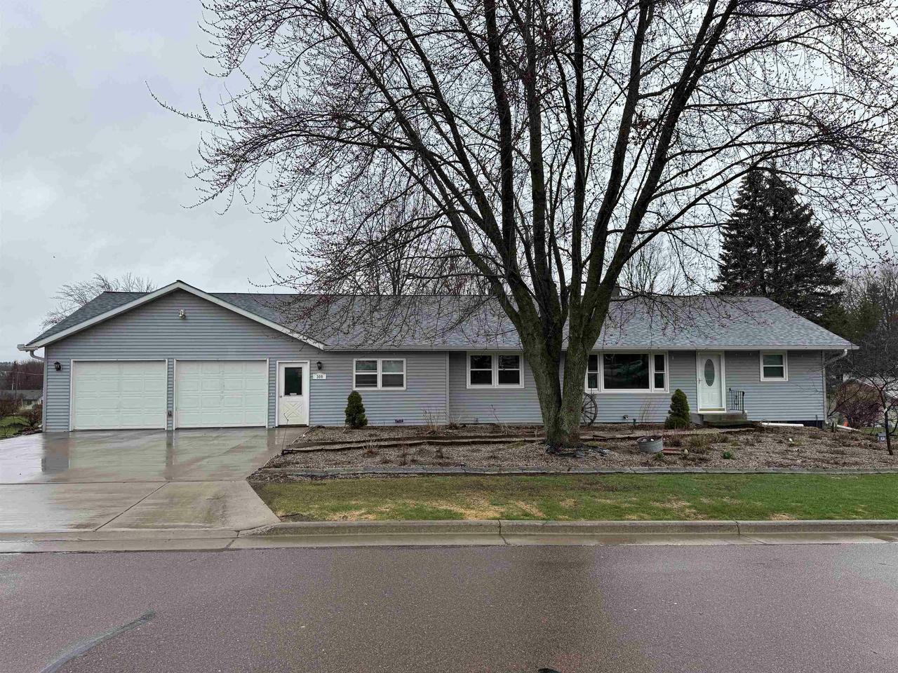 Property Photo: 309 Munes Street WI 54411