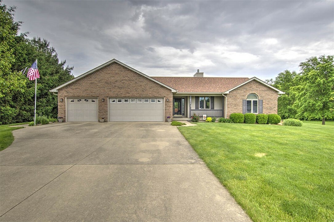 8898 Country Side Drive  Dalton City IL 61925 photo