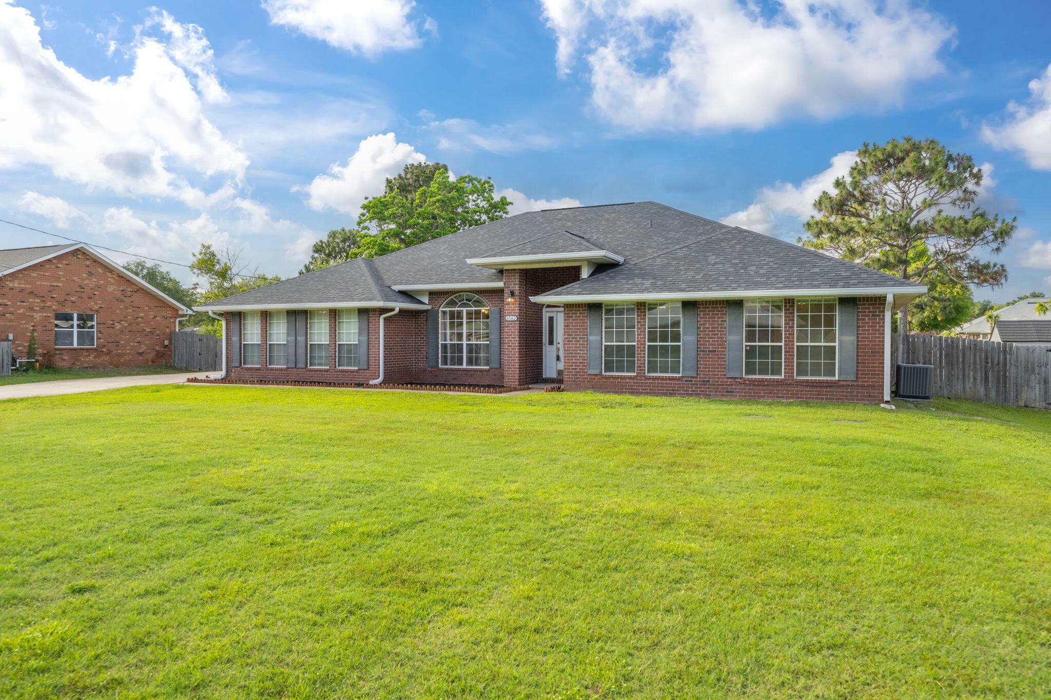 Property Photo: 6562 Bellingham Street FL 32566