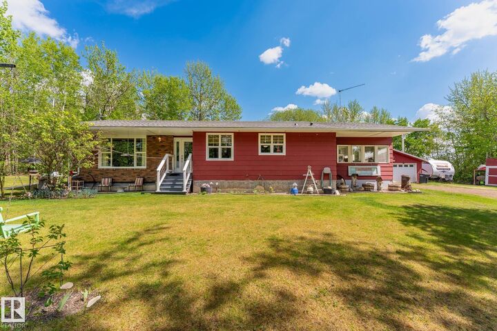 Property Photo: 54259 Rge Road 210 AB T8L 3Z1