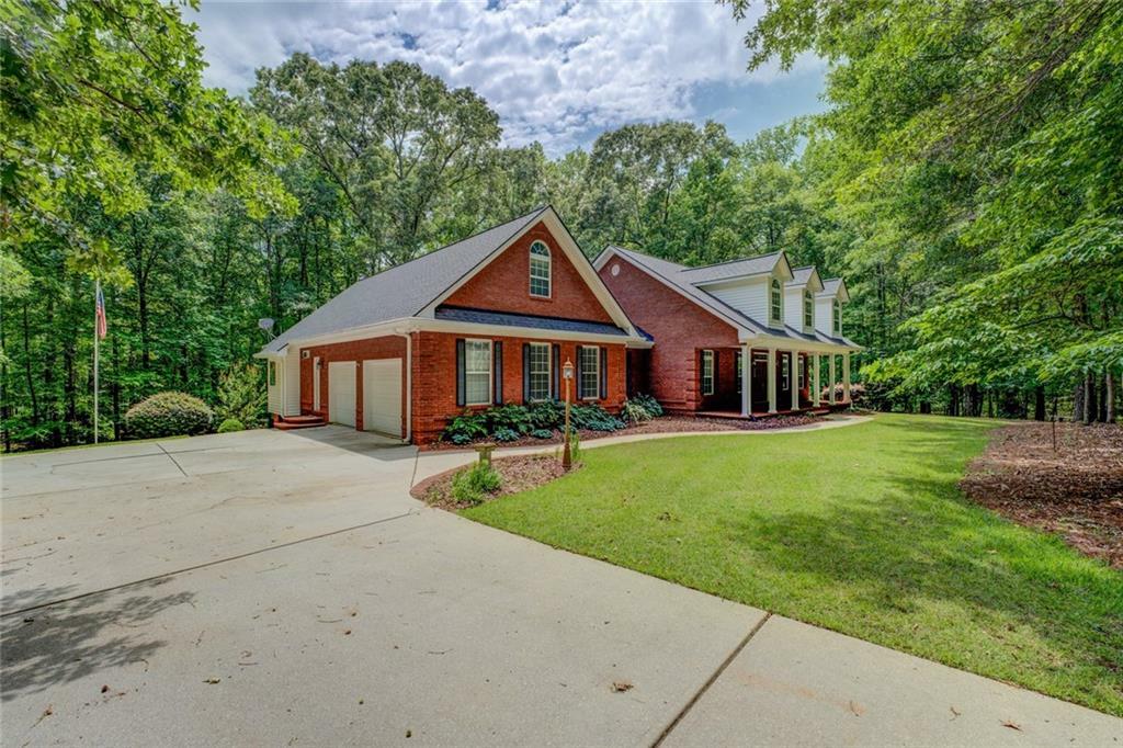 Property Photo: 15 Walnut Ridge Way GA 30014
