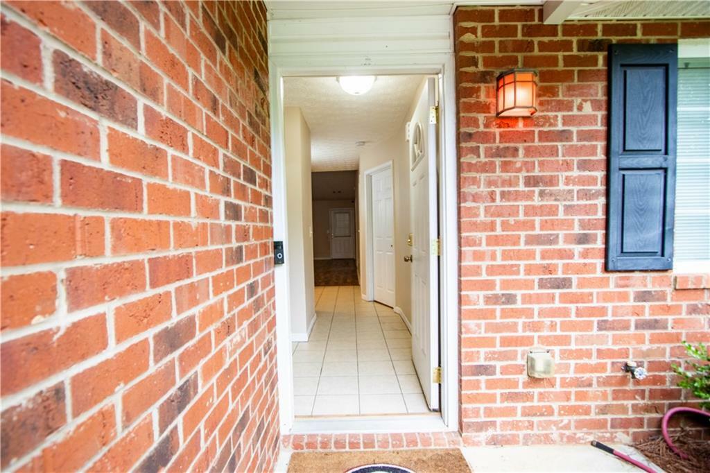 Property Photo: 4015 Hidden Hollow Drive GA 30506