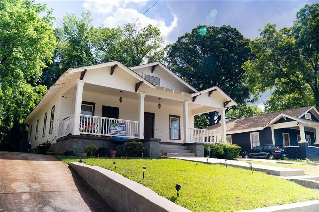 Property Photo: 825 Brookline Street SW GA 30310