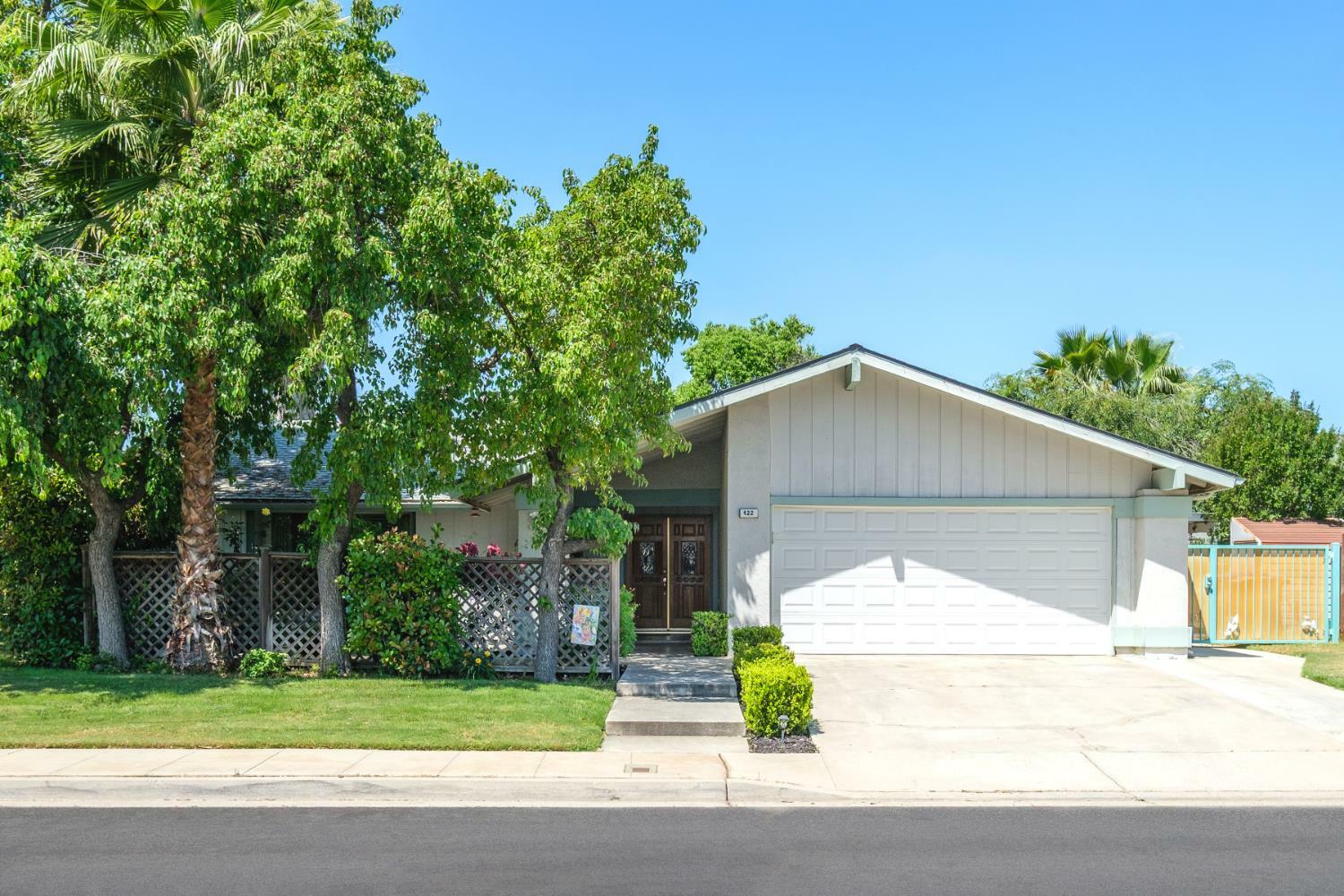 422 Whittier Avenue  Clovis CA 93611 photo