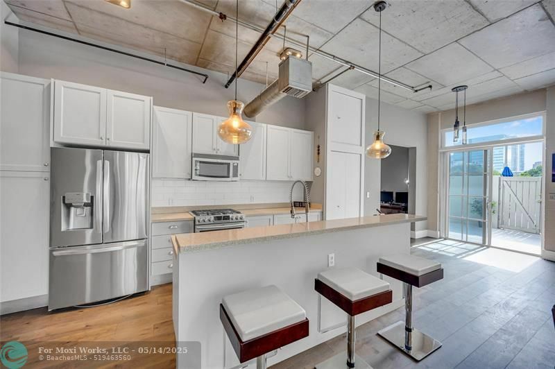 Property Photo: 410 NW 1st Ave 202 FL 33301