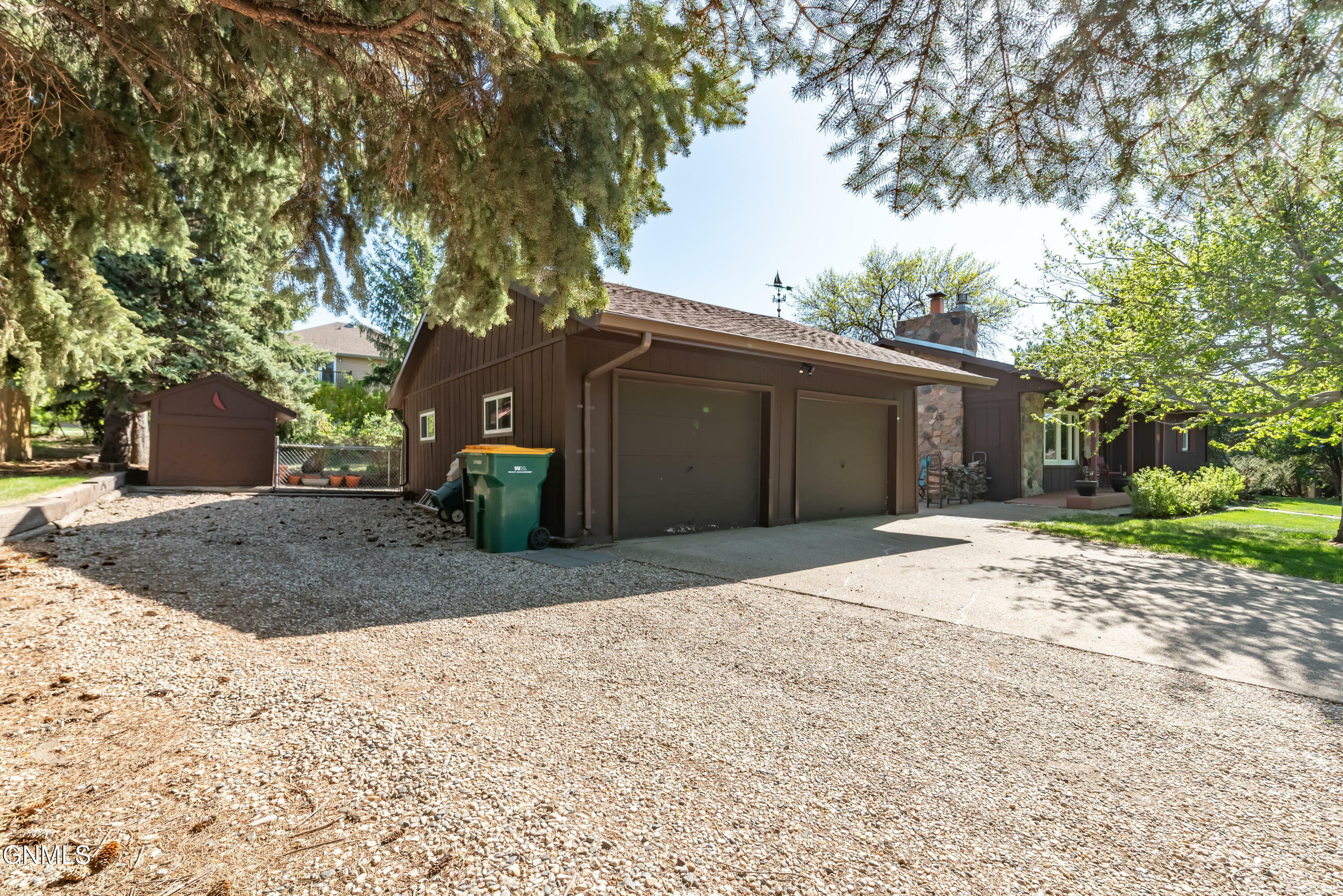 Property Photo: 1531 Country Lane ND 58503