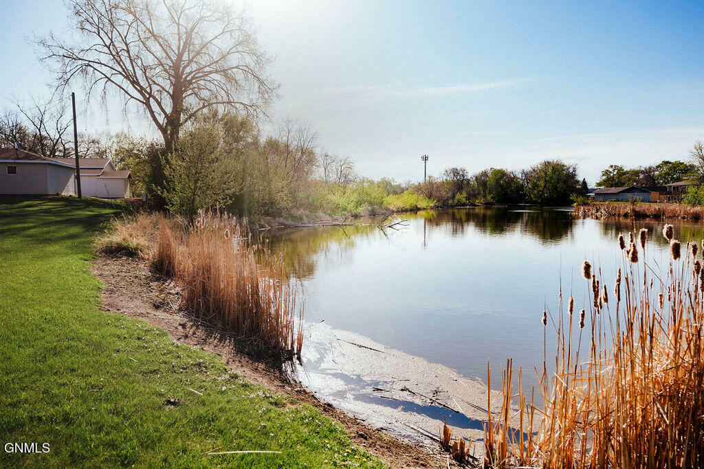 Property Photo: 501 8th Street SW ND 58401