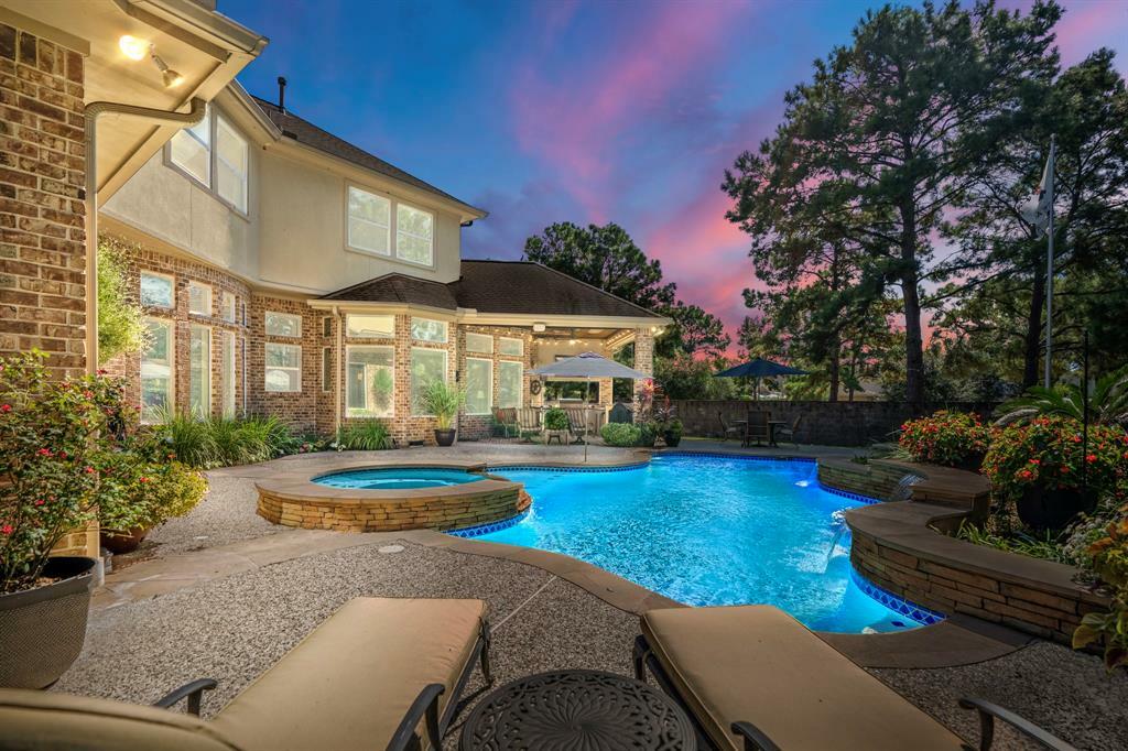 Property Photo: 10 Harburly Court TX 77379